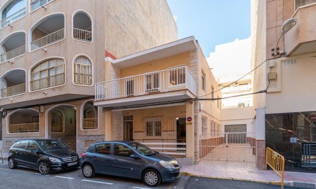 Resale - Apartment / flat -
Torrevieja - Playa del Cura