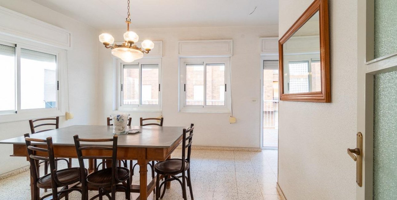 Resale - Apartment / flat -
Torrevieja - Playa del Cura