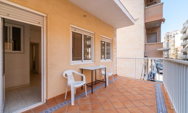 Resale - Apartment / flat -
Torrevieja - Playa del Cura