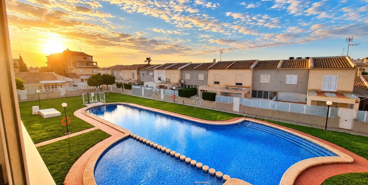 Resale - Apartment / flat -
Torrevieja - Torreblanca