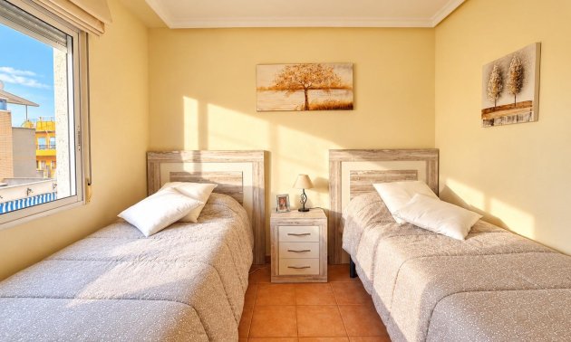 Resale - Apartment / flat -
Torrevieja - Torreblanca