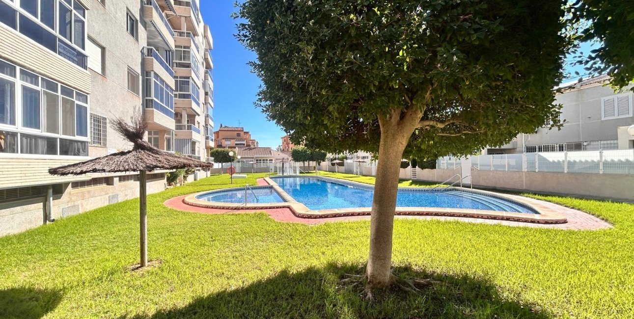 Resale - Apartment / flat -
Torrevieja - Torreblanca