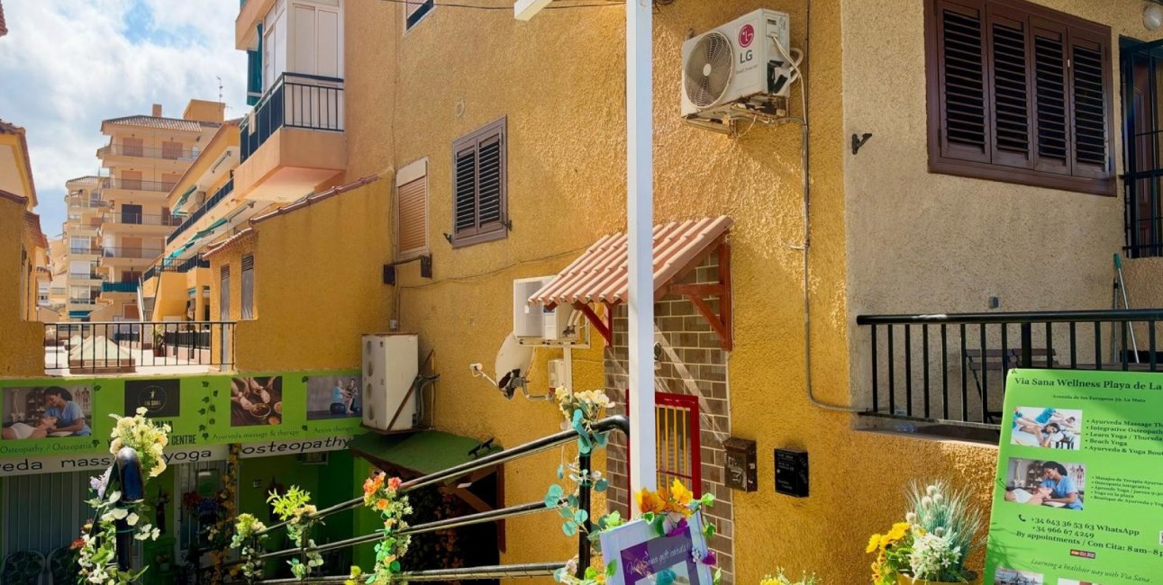 Resale - Commercial -
Torrevieja - Torre La Mata