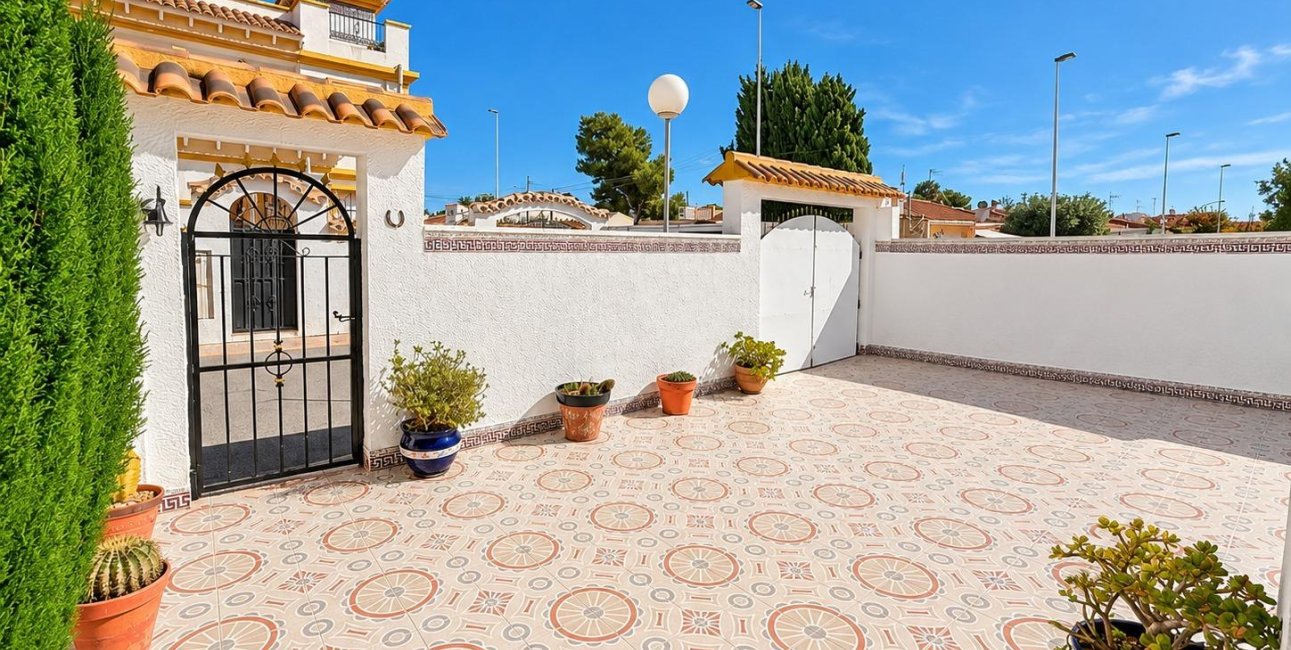 Reventa - Adosado -
Torrevieja - Torretas -La Siesta - El Limonar
