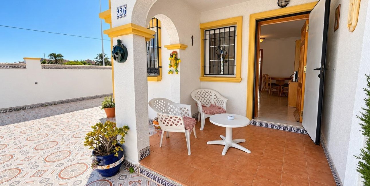 Reventa - Adosado -
Torrevieja - Torretas -La Siesta - El Limonar