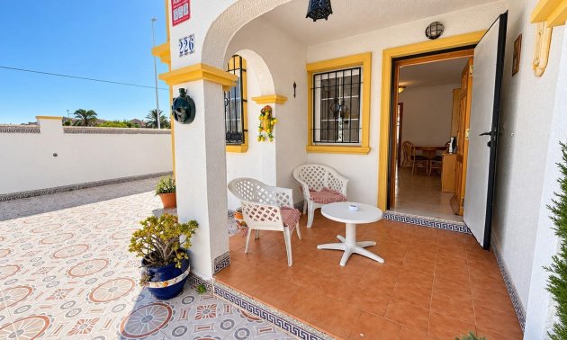 Reventa - Adosado -
Torrevieja - Torretas -La Siesta - El Limonar