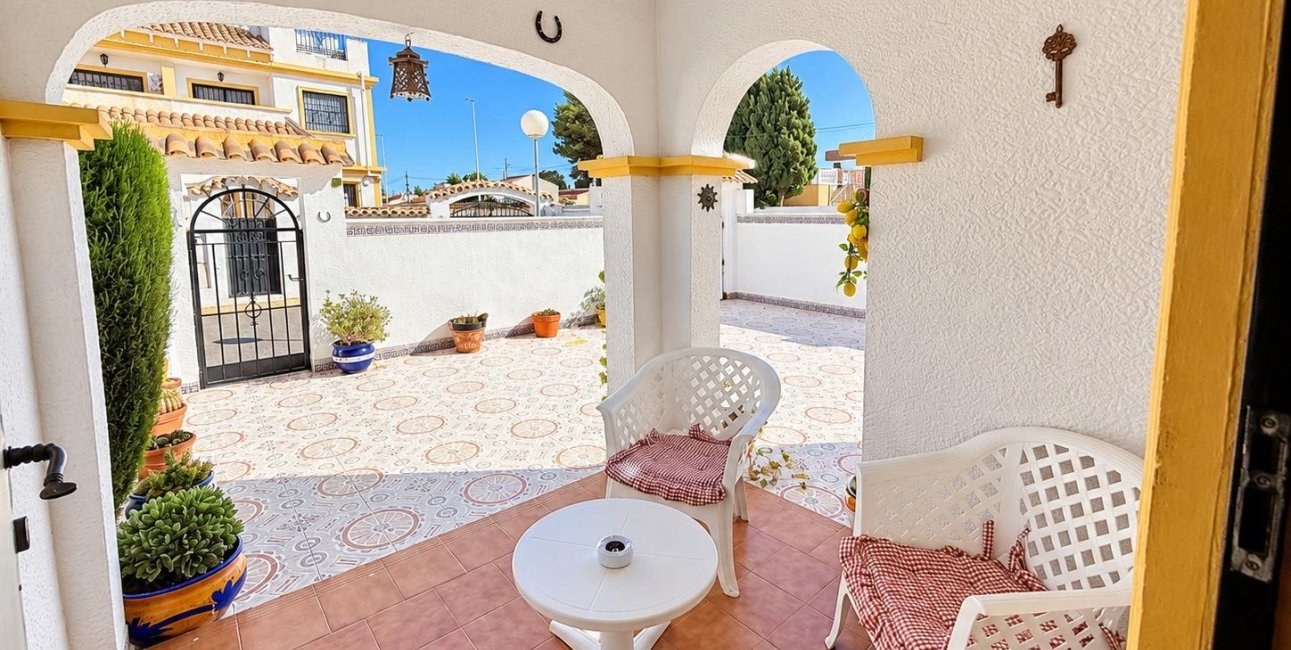 Reventa - Adosado -
Torrevieja - Torretas -La Siesta - El Limonar