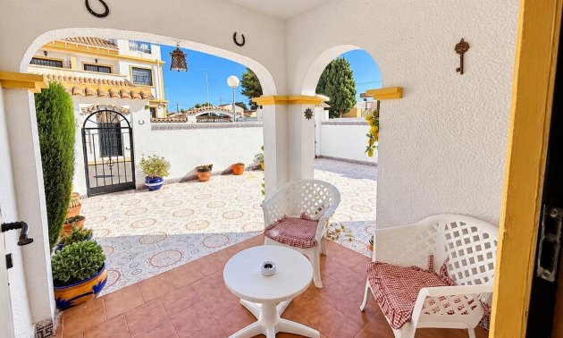 Reventa - Adosado -
Torrevieja - Torretas -La Siesta - El Limonar