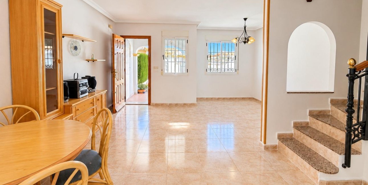 Reventa - Adosado -
Torrevieja - Torretas -La Siesta - El Limonar