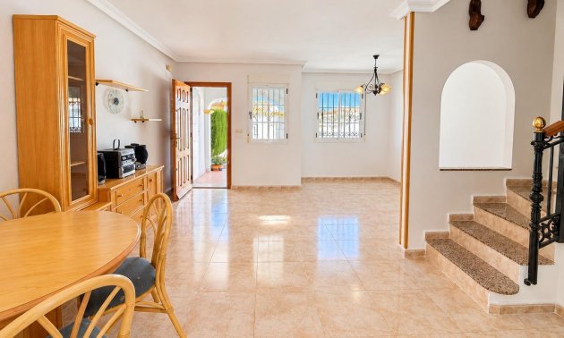 Reventa - Adosado -
Torrevieja - Torretas -La Siesta - El Limonar
