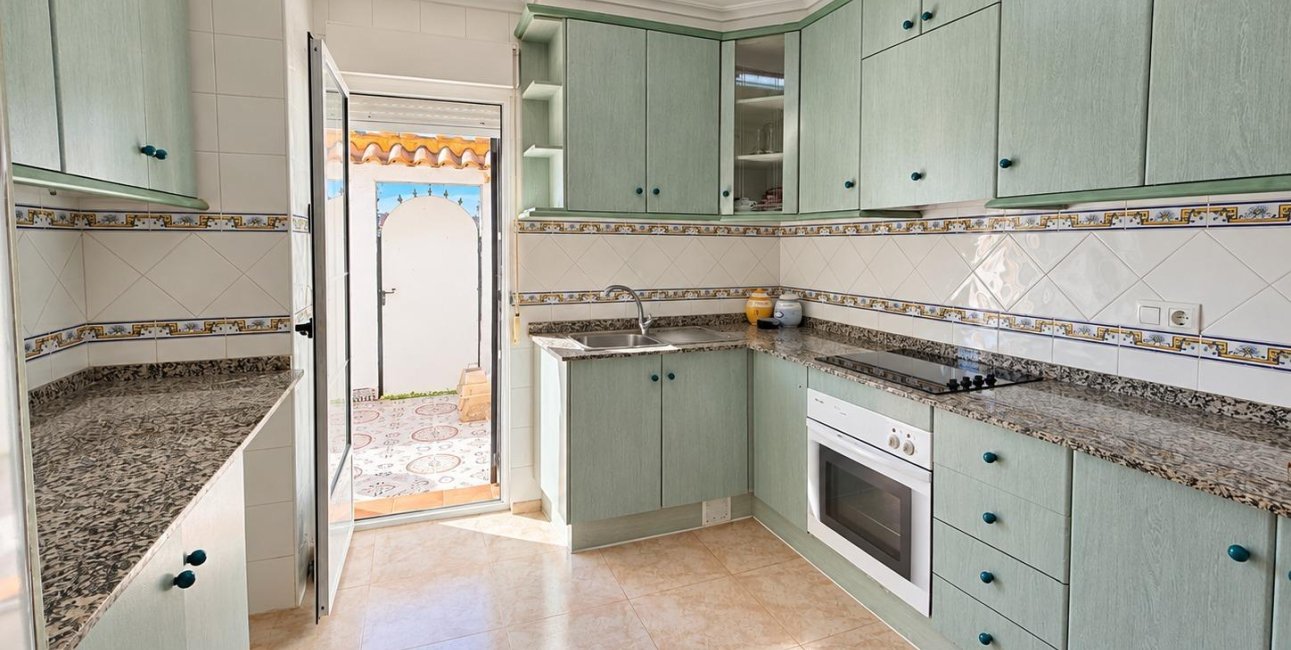 Reventa - Adosado -
Torrevieja - Torretas -La Siesta - El Limonar