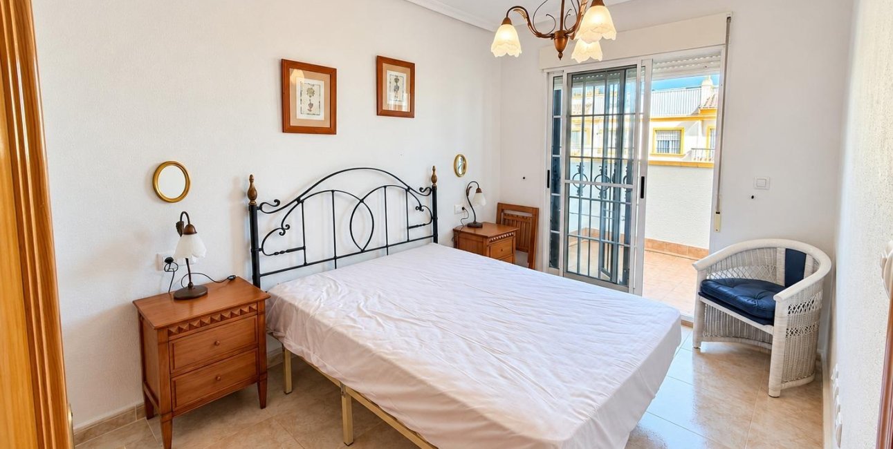 Reventa - Adosado -
Torrevieja - Torretas -La Siesta - El Limonar