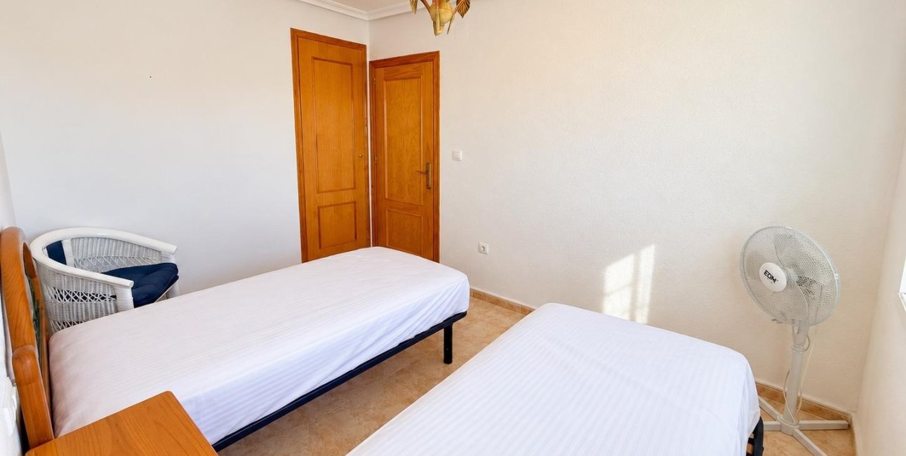 Reventa - Adosado -
Torrevieja - Torretas -La Siesta - El Limonar
