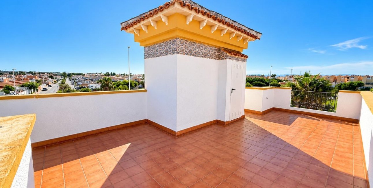 Reventa - Adosado -
Torrevieja - Torretas -La Siesta - El Limonar