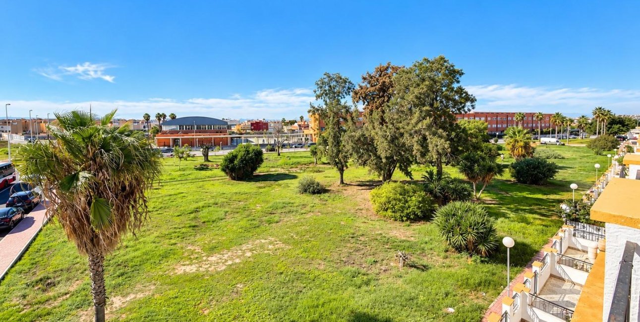 Reventa - Adosado -
Torrevieja - Torretas -La Siesta - El Limonar