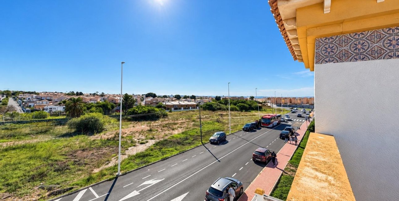 Reventa - Adosado -
Torrevieja - Torretas -La Siesta - El Limonar