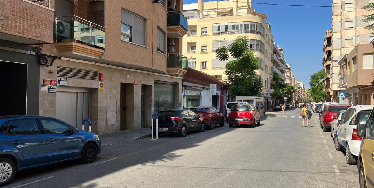 Rynek wtórny - Garaż -
Torrevieja - Centro