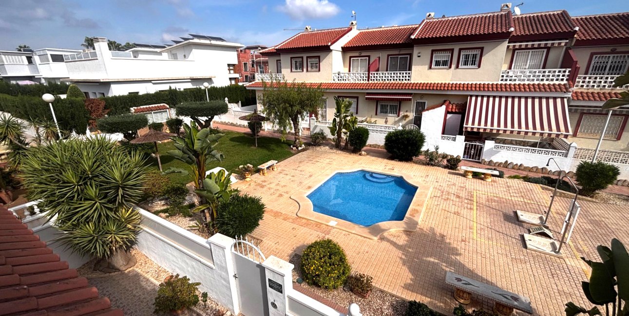 Resale - Townhouse -
Ciudad Quesada - Doña Pepa