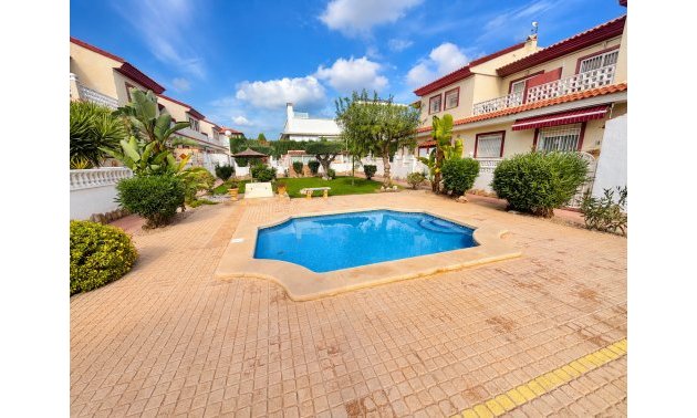Resale - Townhouse -
Ciudad Quesada - Doña Pepa