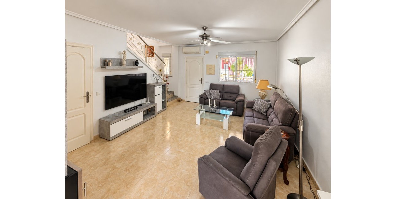 Resale - Townhouse -
Ciudad Quesada - Doña Pepa