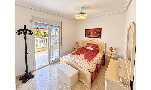 Resale - Townhouse -
Ciudad Quesada - Doña Pepa