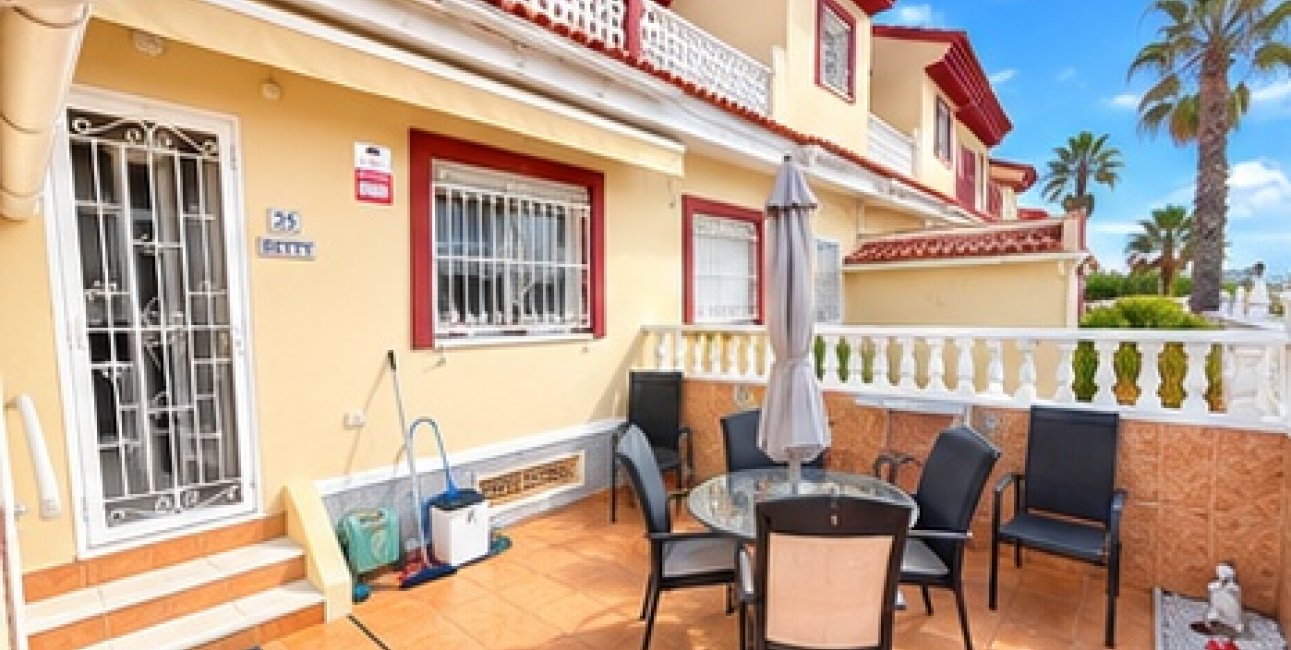 Resale - Townhouse -
Ciudad Quesada - Doña Pepa