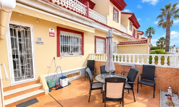 Resale - Townhouse -
Ciudad Quesada - Doña Pepa