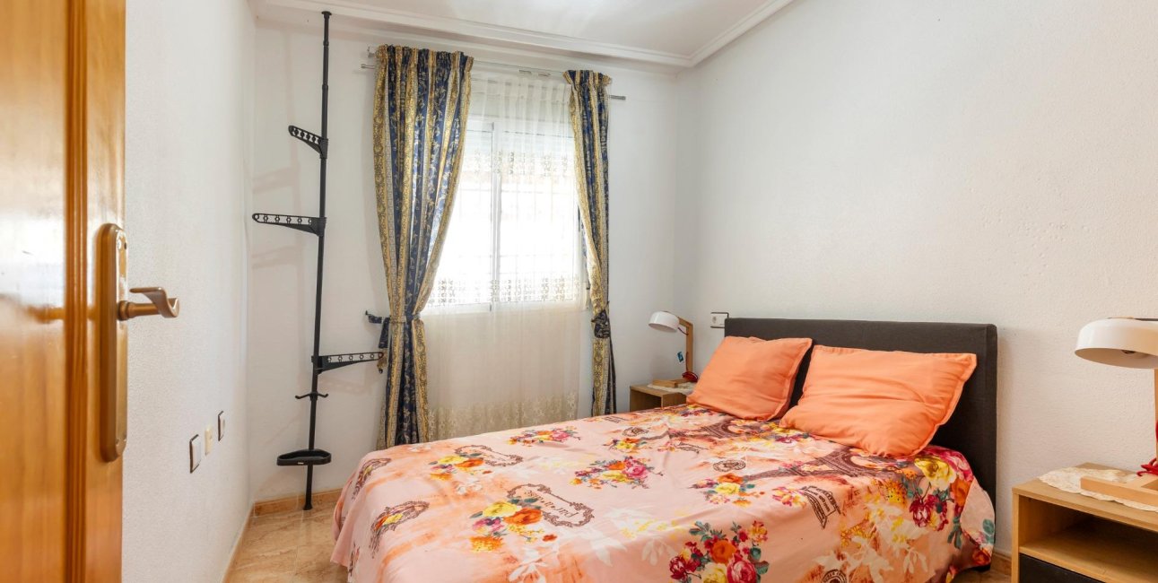 Rynek wtórny - Bungalow -
Torrevieja - El limonar