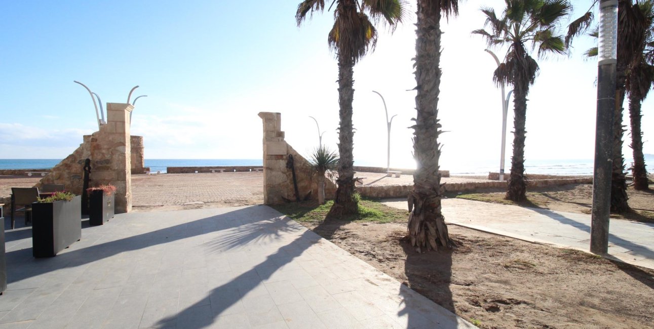 Rynek wtórny - Mieszkanie w bloku -
Torrevieja - La Mata