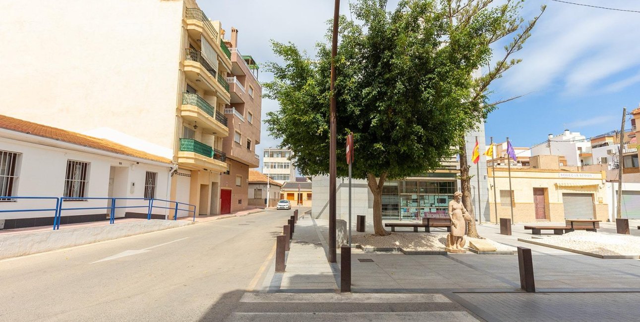 Rynek wtórny - Mieszkanie w bloku -
Torrevieja - La Mata