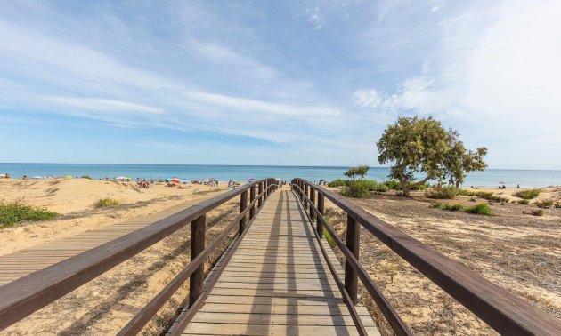 Rynek wtórny - Mieszkanie w bloku -
Torrevieja - La Mata