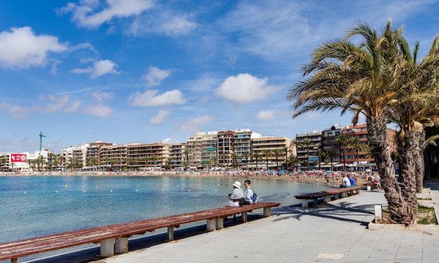 Rynek wtórny - Mieszkanie w bloku -
Torrevieja - Centro