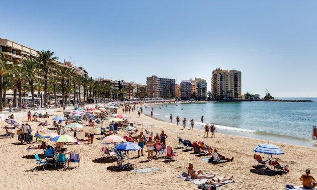 Rynek wtórny - Mieszkanie w bloku -
Torrevieja - Centro