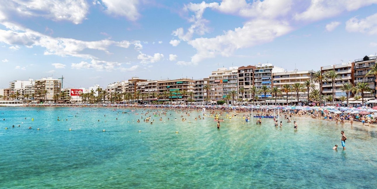 Rynek wtórny - Mieszkanie w bloku -
Torrevieja - Playa del Cura