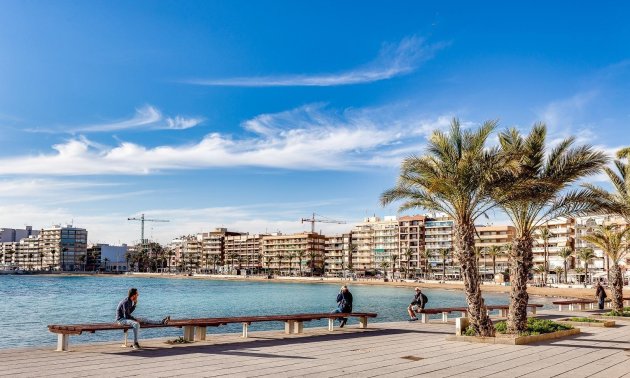 Rynek wtórny - Mieszkanie w bloku -
Torrevieja - Playa del Cura