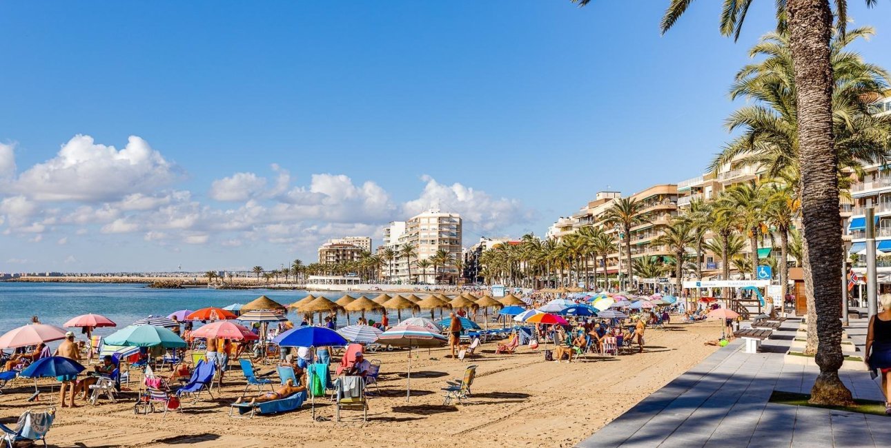 Rynek wtórny - Mieszkanie w bloku -
Torrevieja - Playa del Cura