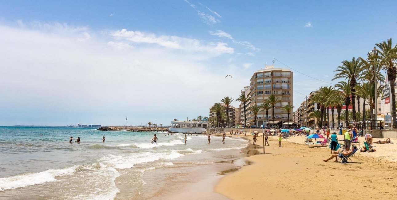 Rynek wtórny - Mieszkanie w bloku -
Torrevieja - Playa del Cura