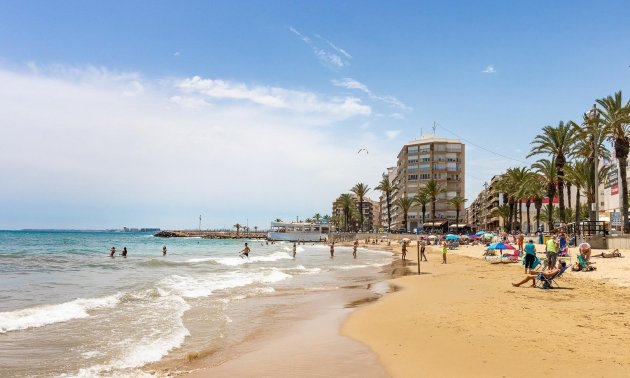 Rynek wtórny - Mieszkanie w bloku -
Torrevieja - Playa del Cura