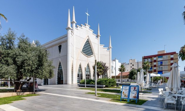 Rynek wtórny - Mieszkanie w bloku -
Torrevieja - Playa del Cura