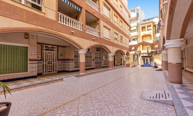 Rynek wtórny - Mieszkanie w bloku -
Torrevieja - La Mata