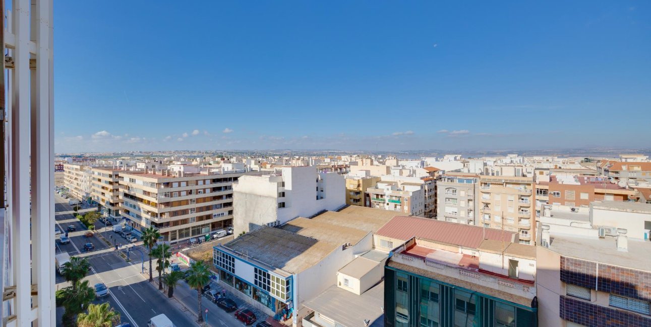 Rynek wtórny - Mieszkanie w bloku -
Torrevieja - Playa del Acequión