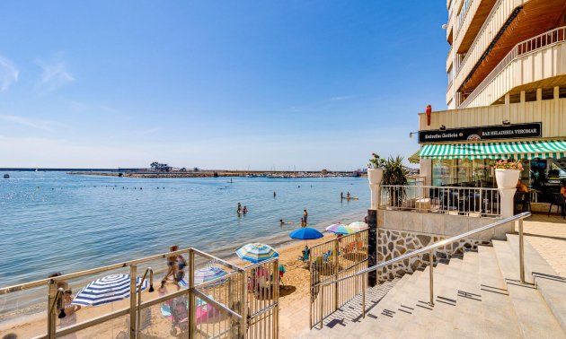 Rynek wtórny - Mieszkanie w bloku -
Torrevieja - Playa del Acequión