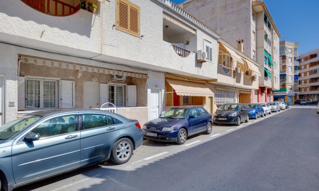 Rynek wtórny - Bungalow -
Torrevieja - Playa de La Acequion