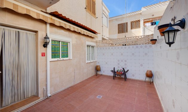 Rynek wtórny - Bungalow -
Torrevieja - Playa de La Acequion