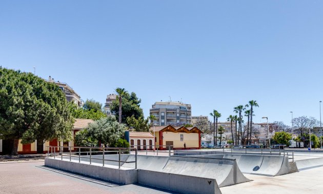 Rynek wtórny - Bungalow -
Torrevieja - Playa de La Acequion