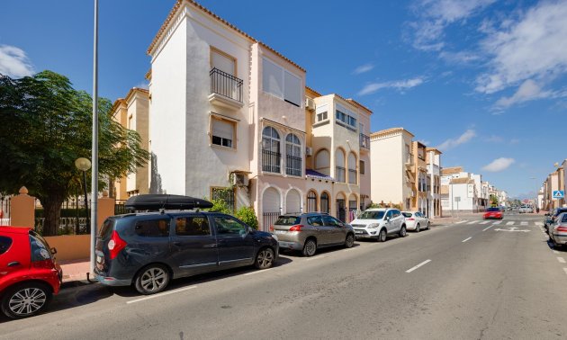 Rynek wtórny - Bungalow -
Torrevieja - Playa de los Naufragos