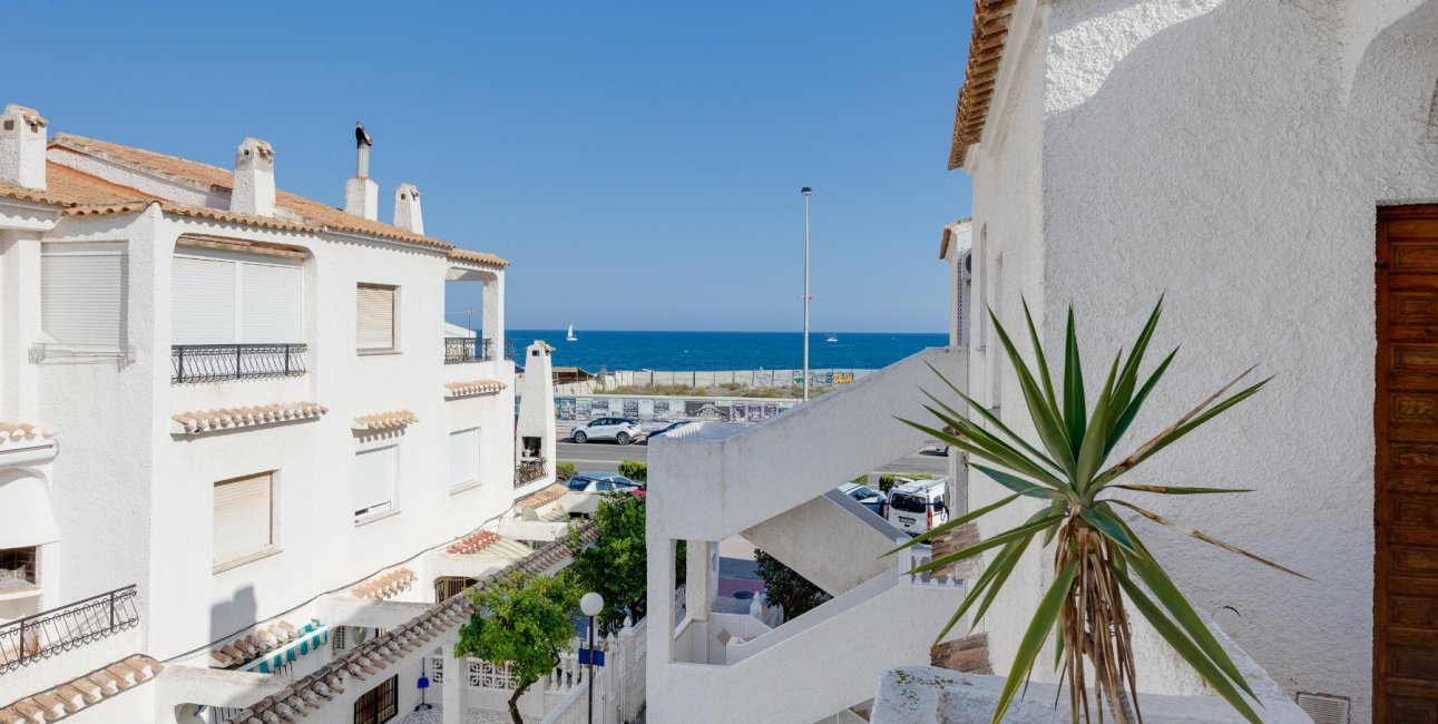 Rynek wtórny - Bungalow -
Torrevieja - Playa de los Naufragos