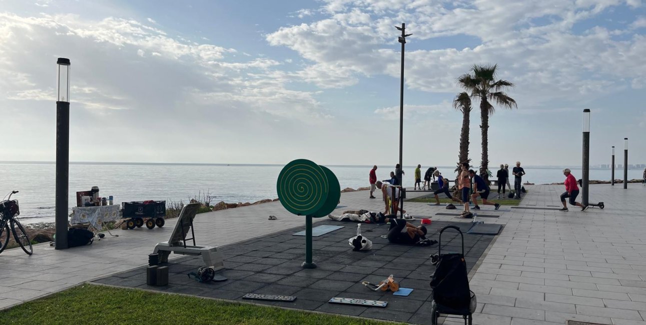 Rynek wtórny - Mieszkanie w bloku -
Torrevieja - Playa del Cura