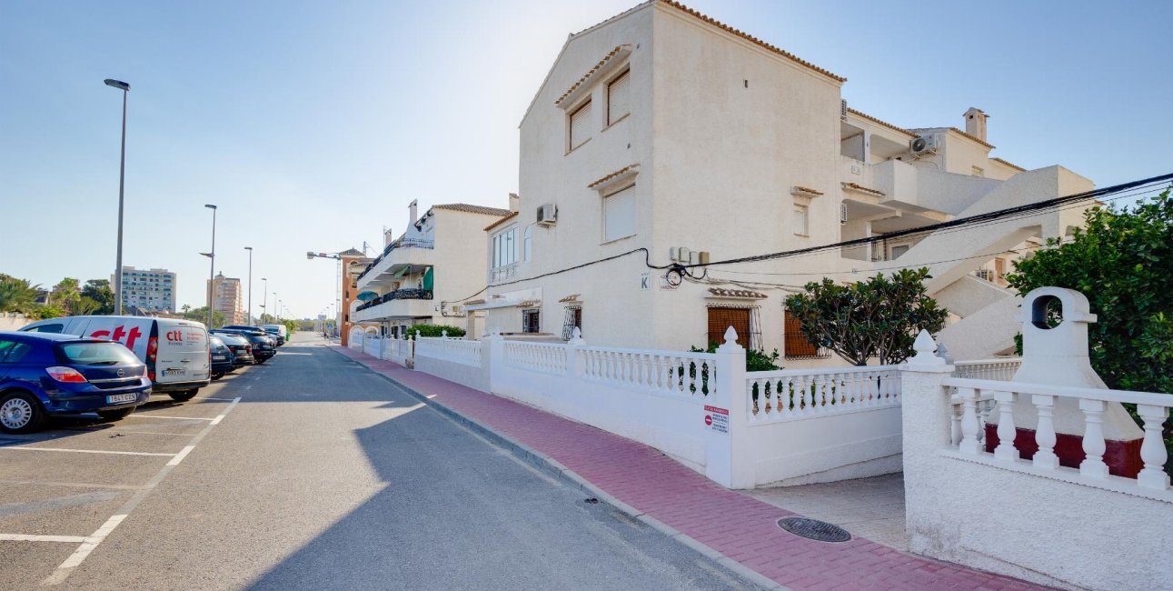 Rynek wtórny - Bungalow -
Torrevieja - Playa de los Naufragos