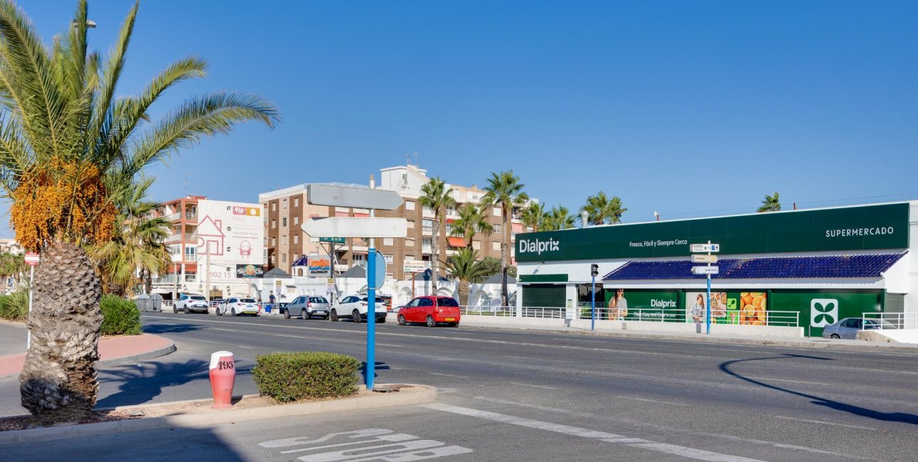 Rynek wtórny - Bungalow -
Torrevieja - Playa de los Naufragos